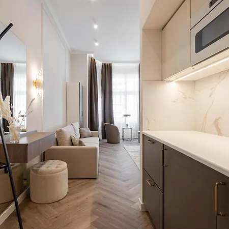 A20 - Boutique Location, By Bqa شقة بودابست
